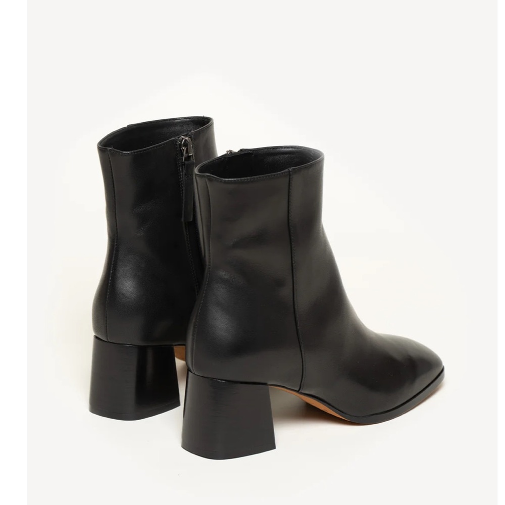 Black leather boots -  Christina